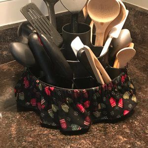 Handmade skirt for the Pampered Chef Tool Turnabout - Holiday Mittens Pattern